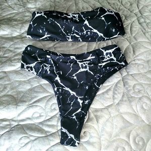 BOUTIQUE BLACK AND WHITE BIKINI